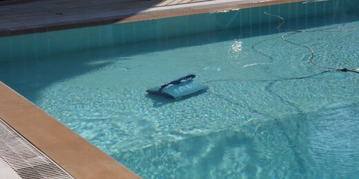 Technic Groupe : fournisseur d’accessoires piscine professionnels &#8211; balais &amp; robots piscine usage intensif