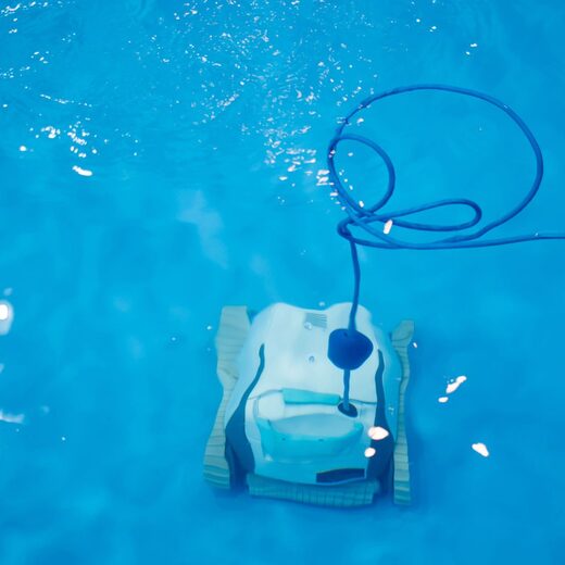 Technic Groupe : fournisseur d’accessoires piscine professionnels – balais & robots piscine usage intensif